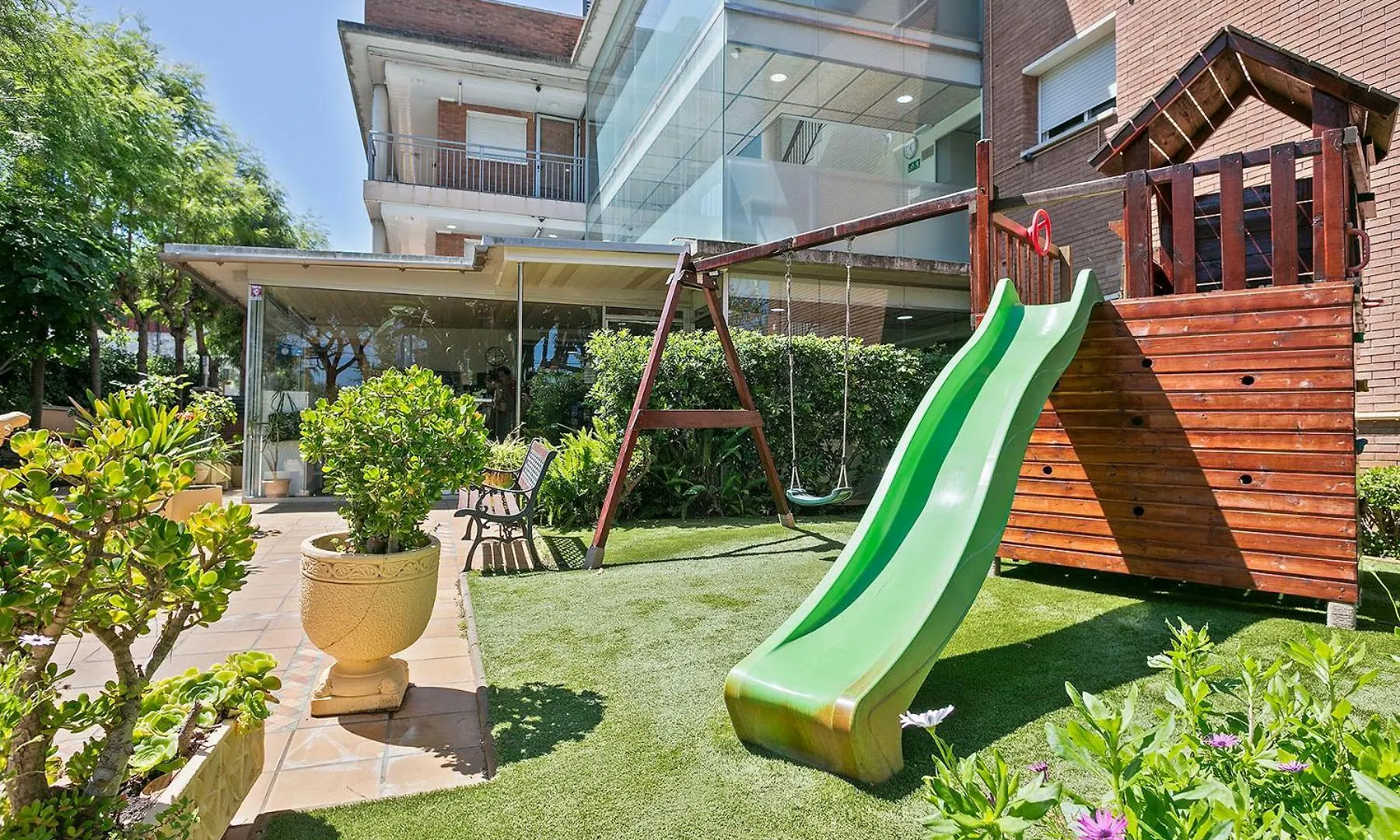 Velor Apartamentos Turisticos Кастельдефельс