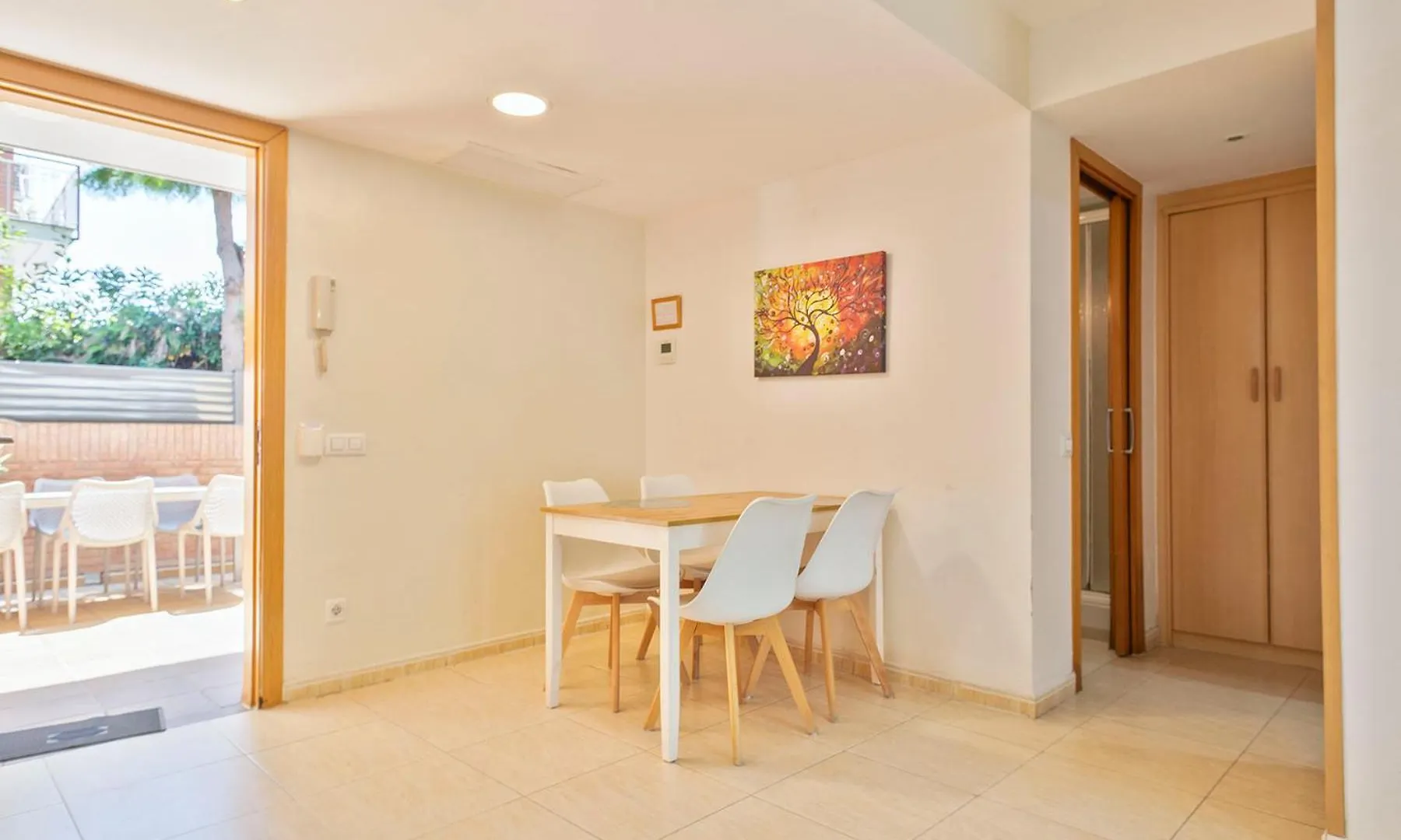 Velor Apartamentos Turisticos Кастельдефельс